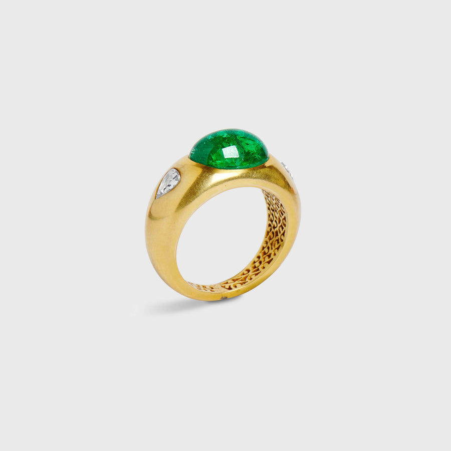 Hari Emerald and Diamond Ring