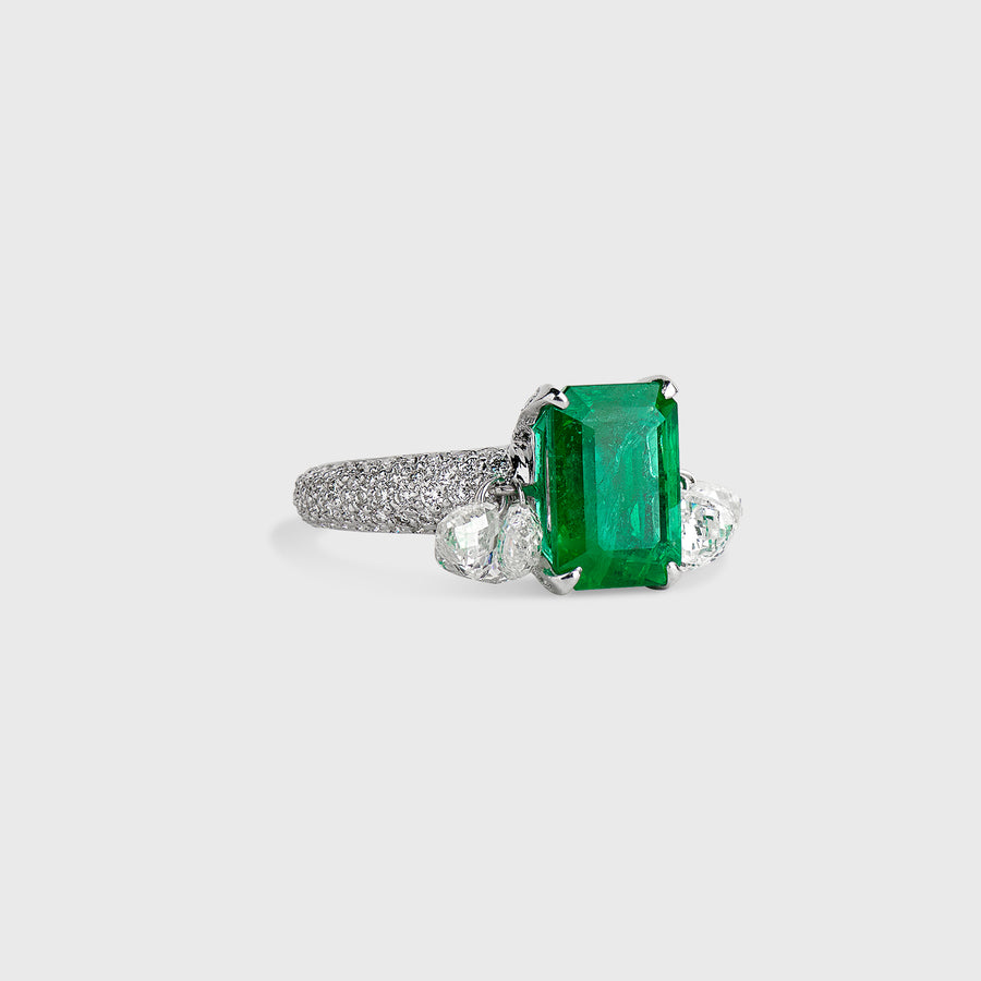 Juhi Emerald Ring